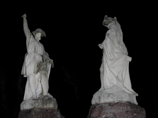 Statue